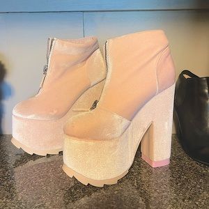 YRU Nightmare Pink Velvet Platform size 7 shoe